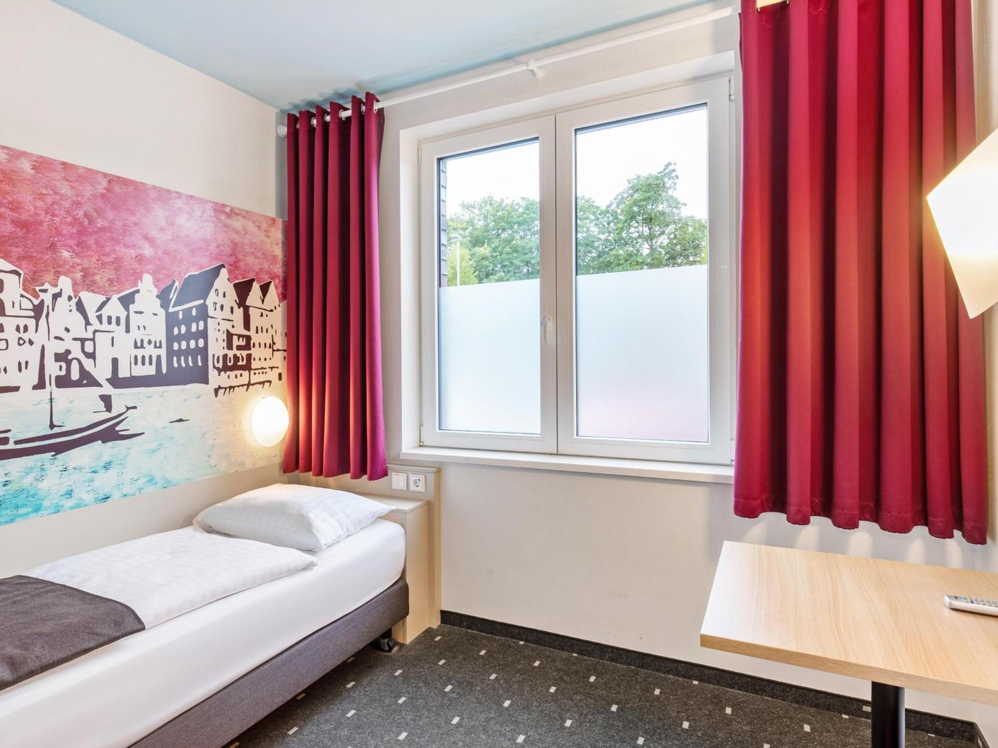 B&B Hotel Lueneburg Екстер'єр фото